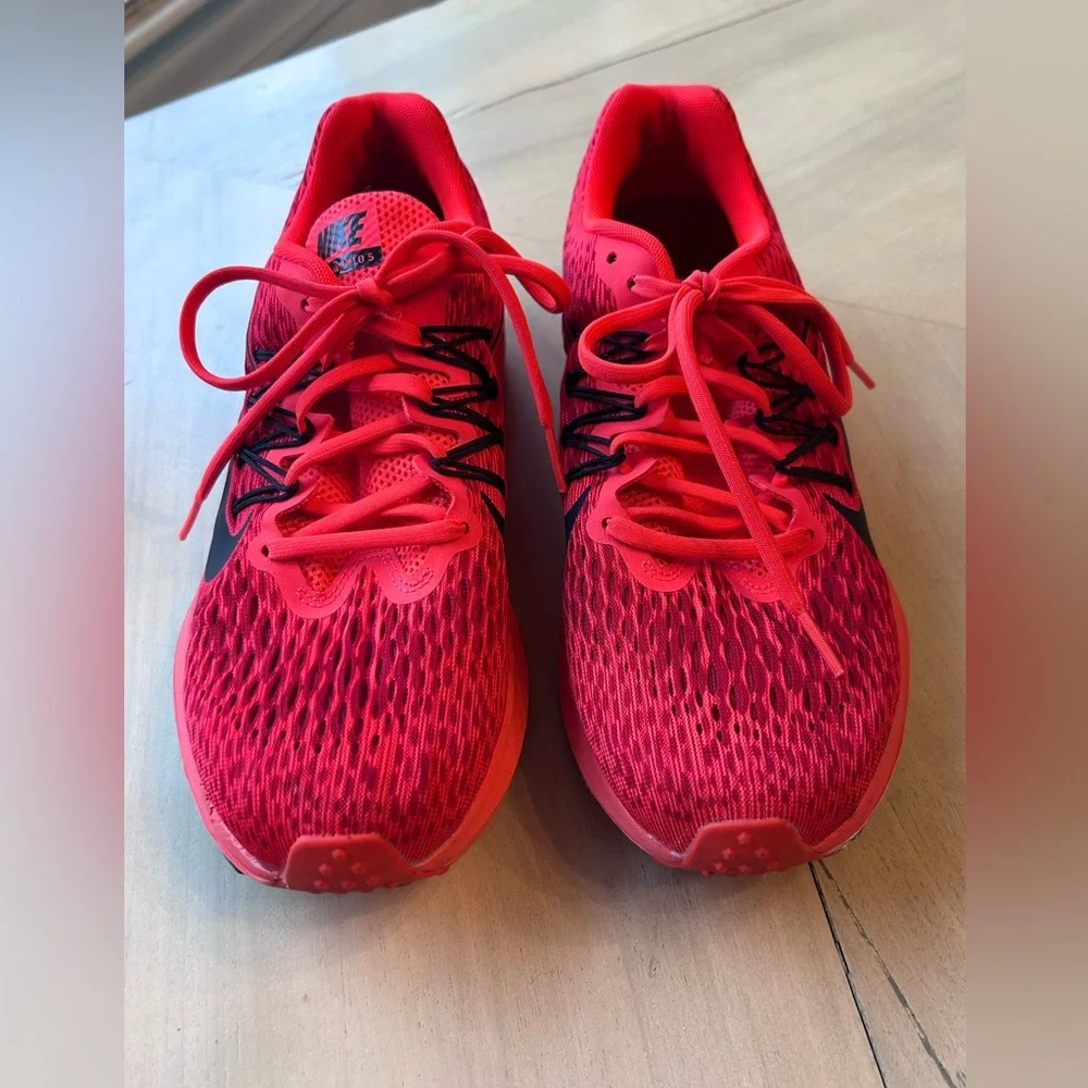 Nike Bright Red Running Shoes Zoom Winflo 5 size 9 - Picture 2 of 9